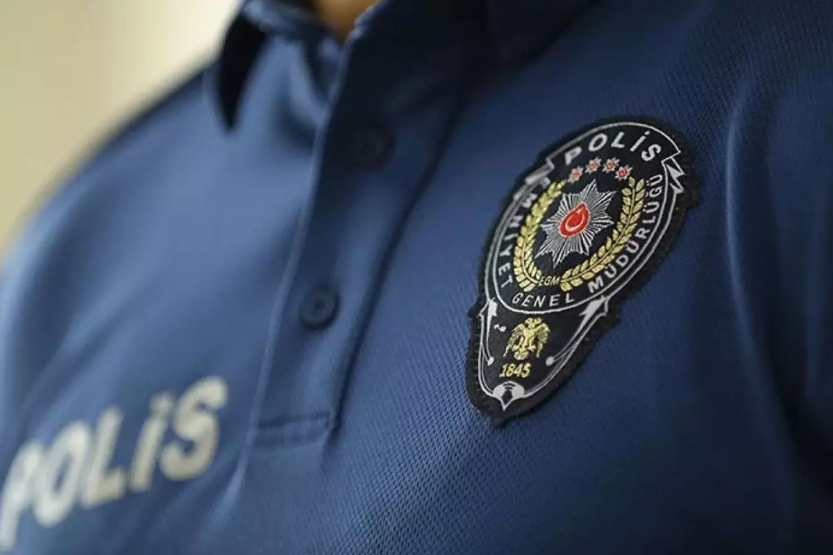 Polis memuru beylik tabancısıyla yaşamına son verdi