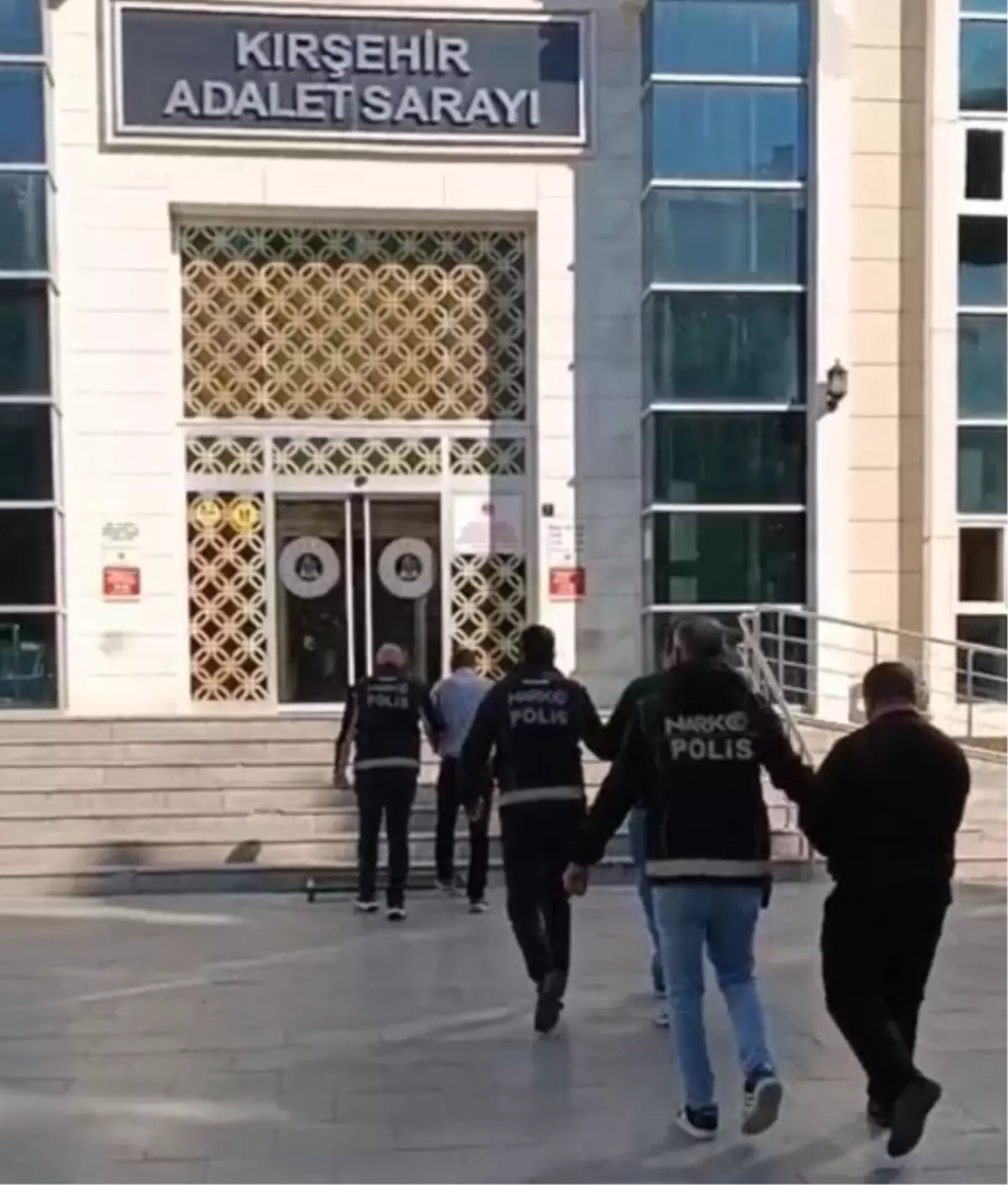 Kırşehir'de Uyuşturucu Operasyonu: 3 Şüpheli Tutuklandı