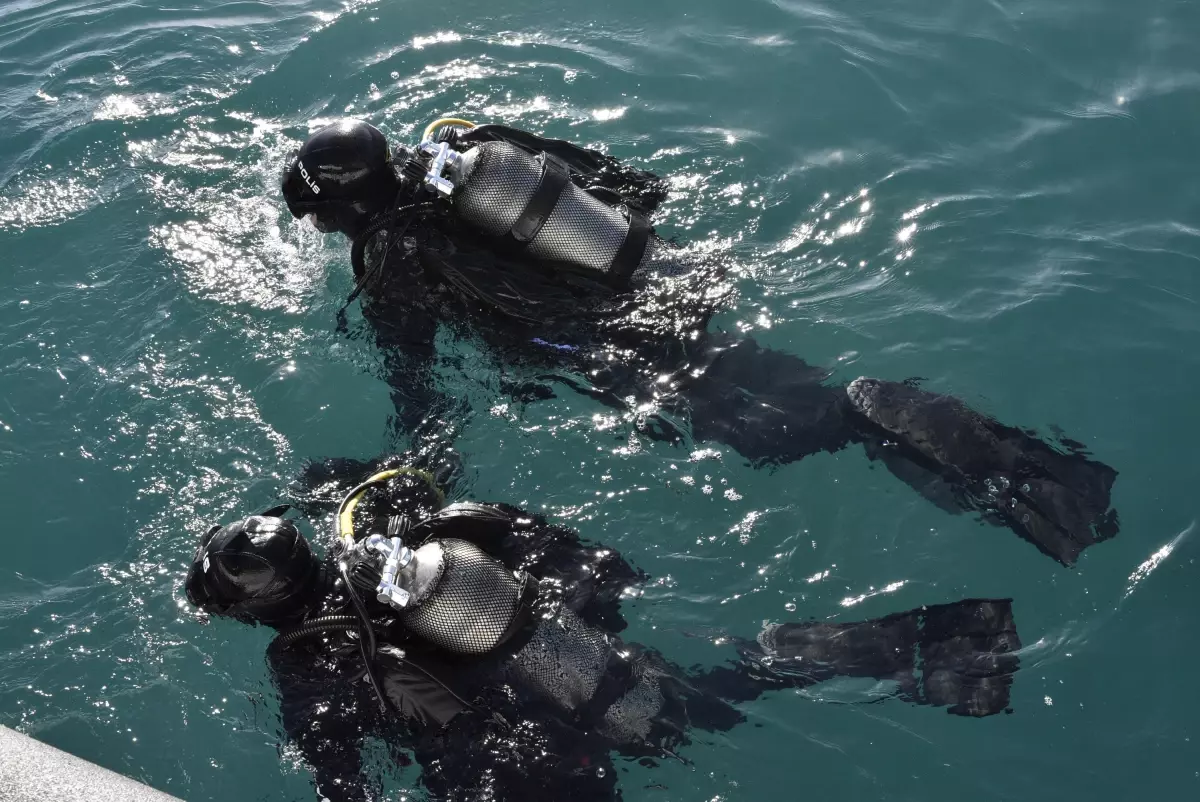 Kurbağa Adamlar, Akdamar Teknesine Eğitim Dalışı Gerçekleştirdi