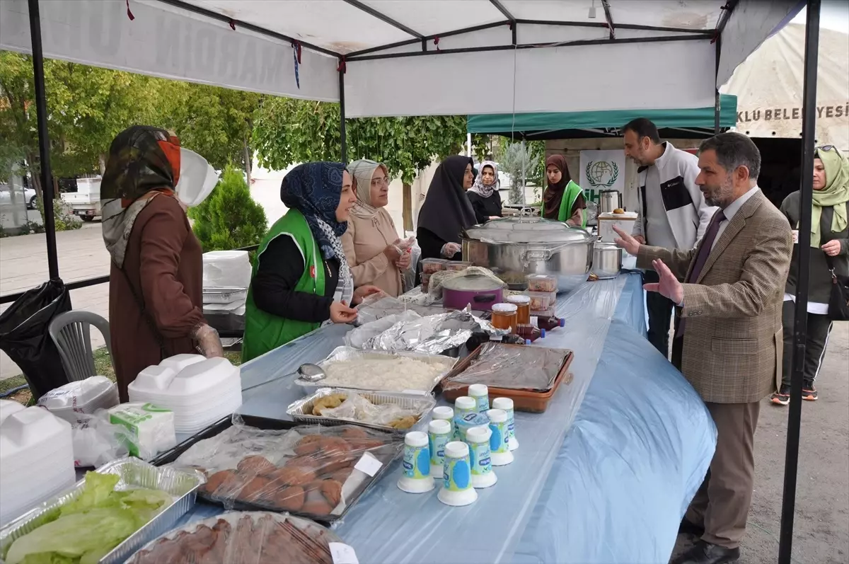 Mardin'de 'Gazze Yararına Hayır Çarşısı' kuruldu