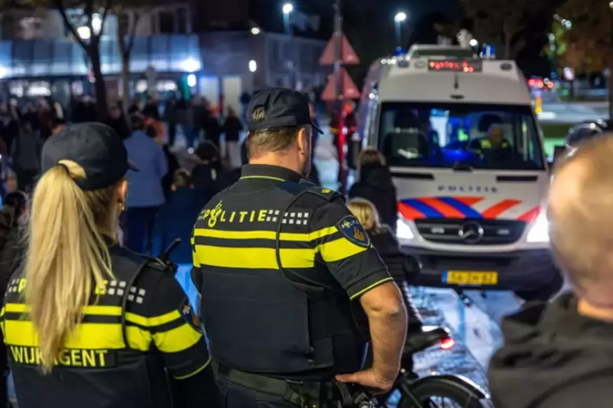 Şampiyonlar Ligi maçını izlemeye gittiler! Önce gözaltına alındılar, sonra da şehirden gönderildiler