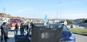 Samsun'da İki Otomobil Çarpıştı: Bir Yaralı