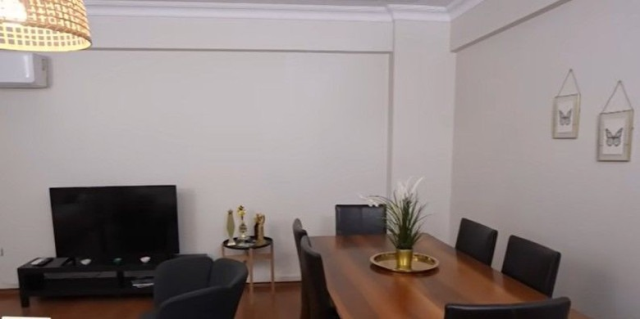 Selahattin Taşdöğen, mütevazı evinin kapılarını ilk kez açtı