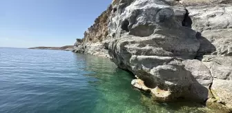 Adıyaman'da Paleolitik Döneme Ait Kaya Resimleri Su Altında Keşfedildi