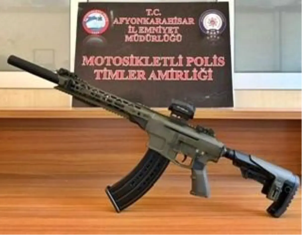 Afyonkarahisar'da Soygun ve Uyuşturucu Denetimleri: Çok Sayıda Ele Geçirildi