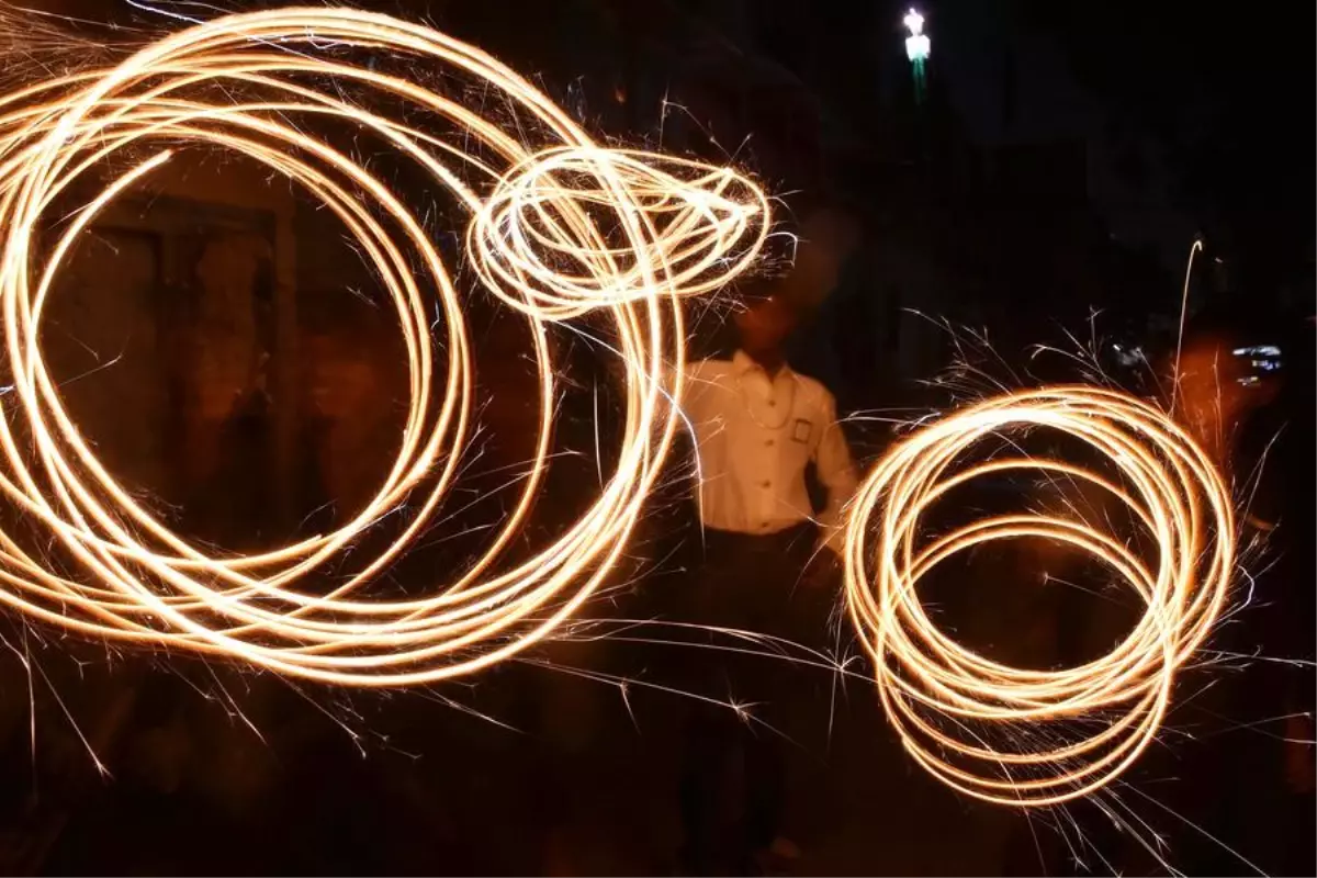 Hindu Işık Festivali Diwali Pakistan ve Bangladeş'te Kutlandı