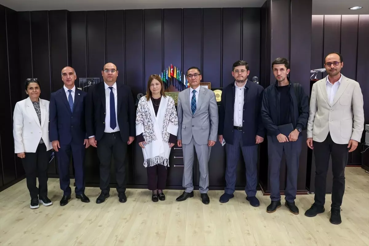 Özbekistan Alfraganus Üniversitesi Heyeti OMÜ'yü Ziyaret Etti