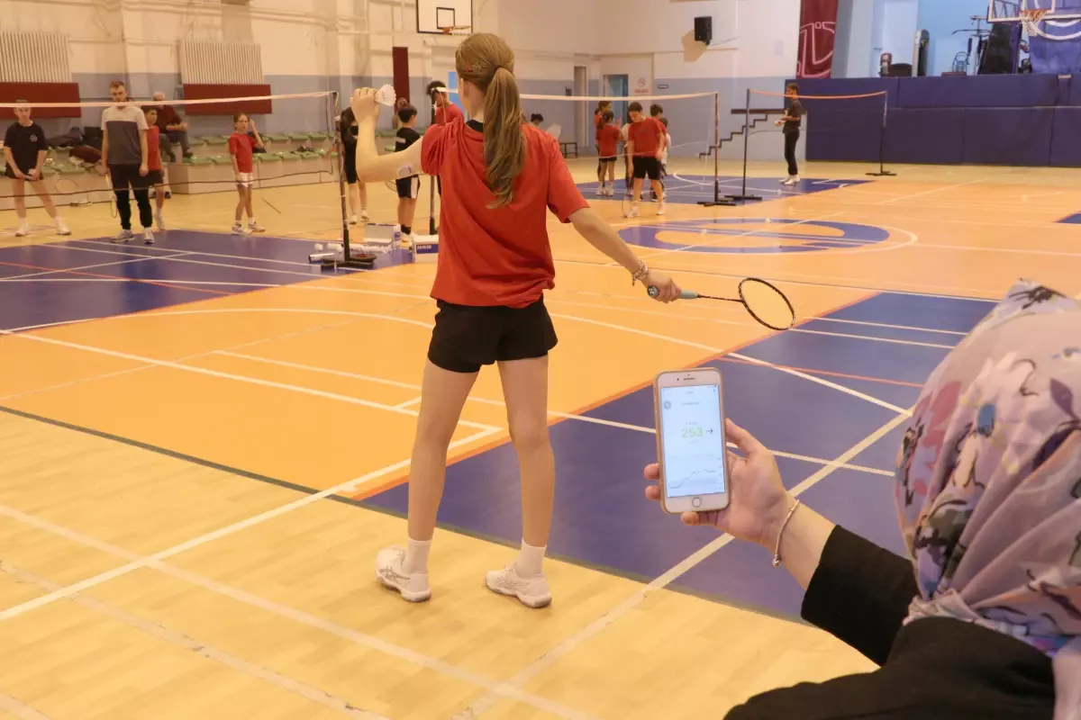 Anneden, diyabetli kızına anlık 'teknolojik' takip