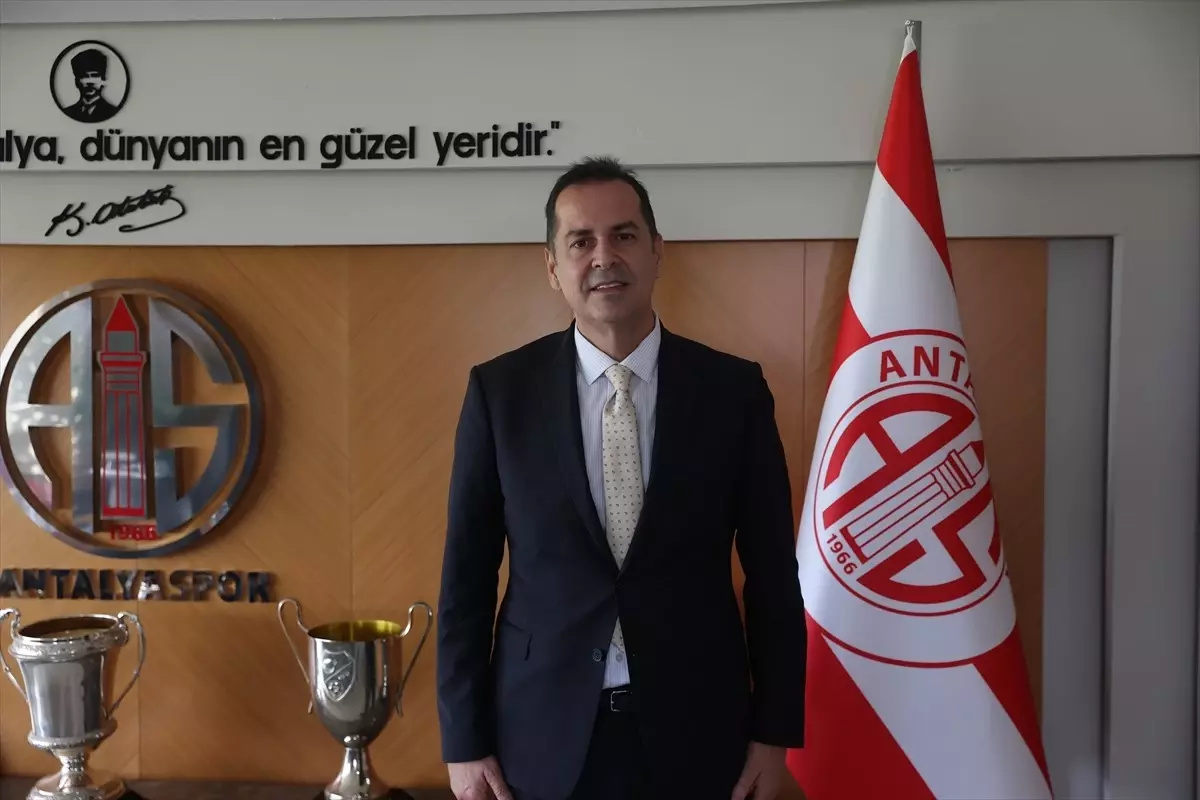 Antalyaspor Başkanı Rıza Perçin, Gueye'yi 'Antalya'nın Osimhen'i' Olarak Nitelendirdi