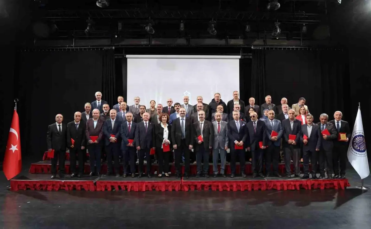 Atatürk Üniversitesinde Emekli Personel Onurlandırıldı