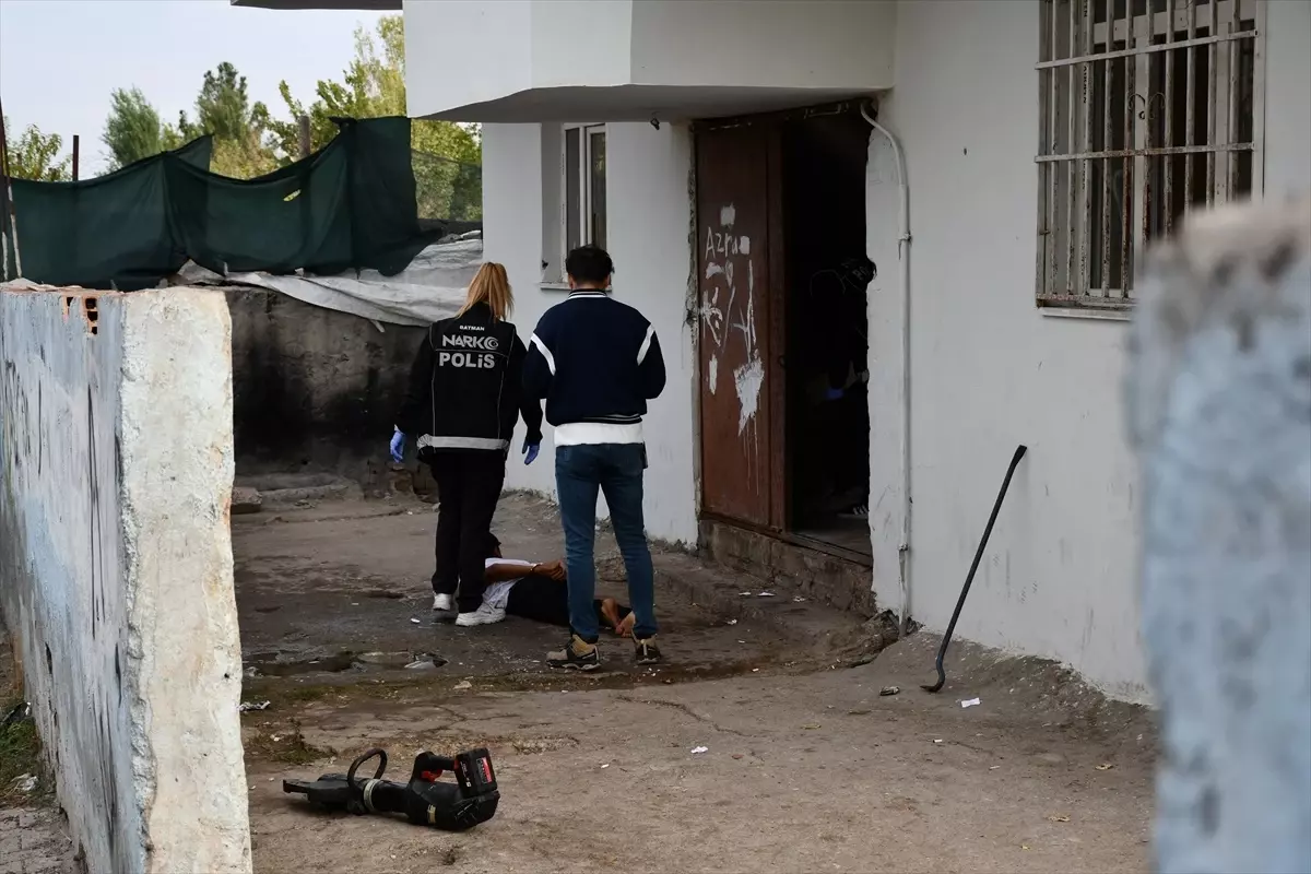 Batman'da Uyuşturucu Operasyonu: 5 Gözaltı