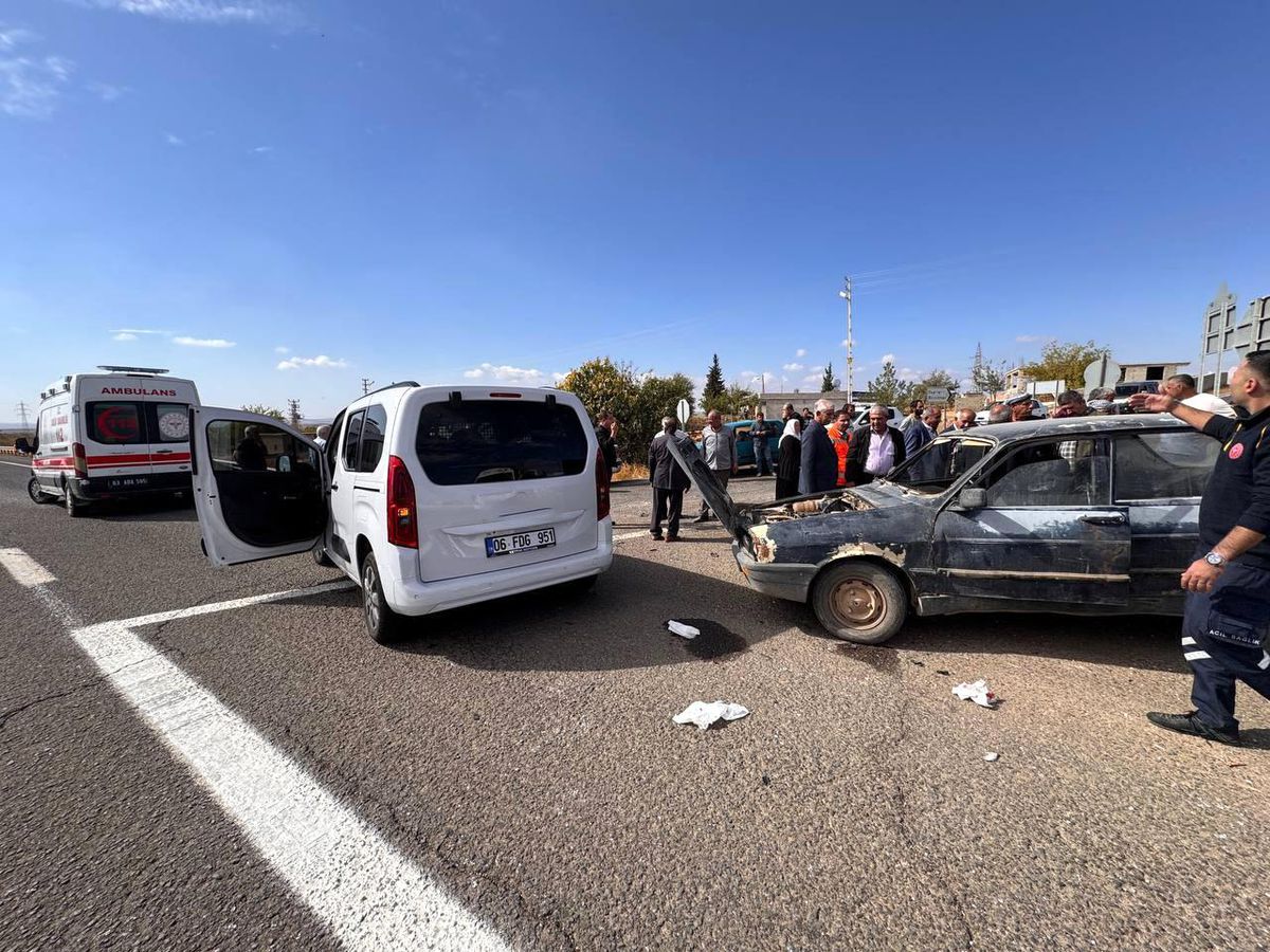 Şanlıurfa'da Cenaze Giderken Trafik Kazası: 3 Yaralı