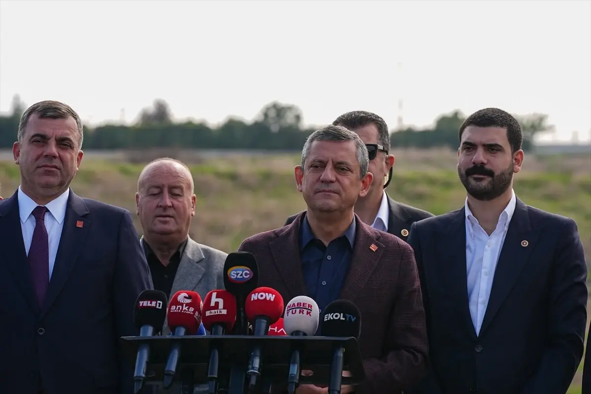 CHP Genel Başkanı Özel, Marmara Kapalı Ceza İnfaz Kurumu önünde konuştu Açıklaması