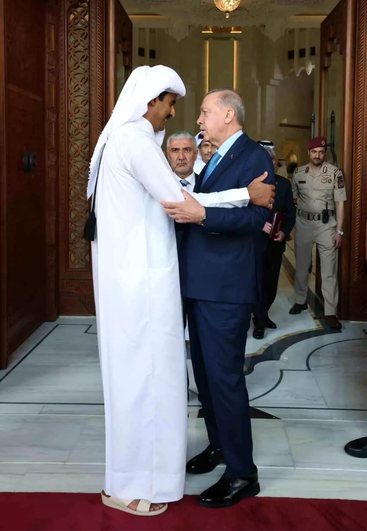 Cumhurbaşkanı Erdoğan, Katar&apos;dan ayrıldı