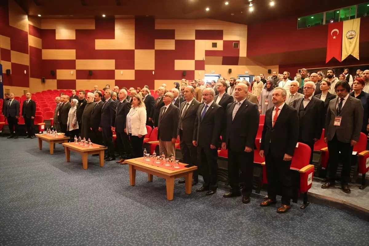 Edirne'de 'Tarihsel ve Aktüel Boyutlarıyla Selefi Anlayışlar Sempozyumu' Başladı