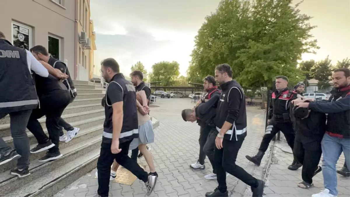 Fethiye'de Uyuşturucu Operasyonunda Polise Ateş Açan İki Zanlı Tutuklandı