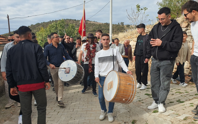 ilginc gelenek ilgisiz akrabalar tek tek 19170558 8650 m