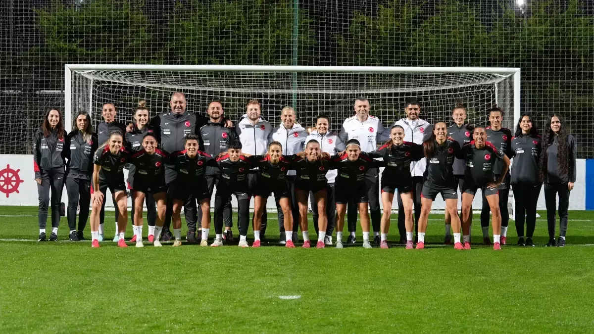 Kadın A Milli Takımı 3 Yıl Sonra İzmir'de Sahaya Çıkıyor