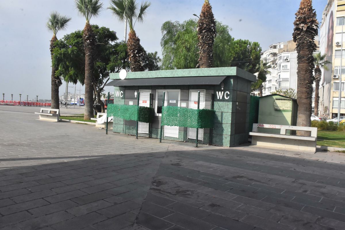 İzmir Karşıyaka'daki tuvalet davasını bölge sakinleri kazandı