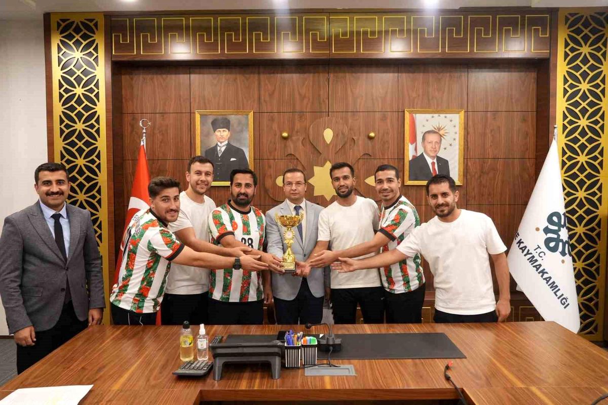 Cizre Kaymakamı, Kamu Spor Oyunları'nda Başarı Elde Eden Takımları Kabul Etti