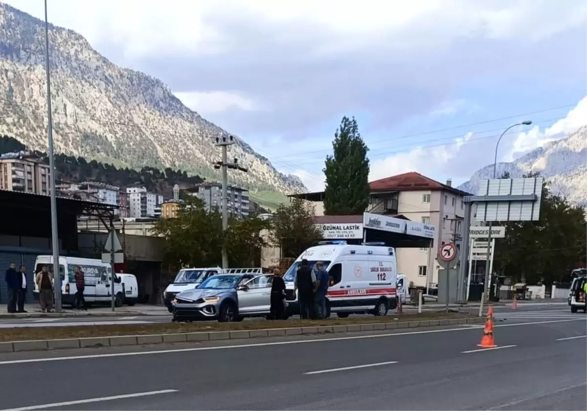 Adana'da Motosiklet Kazası: Sürücü Ağır Yaralı