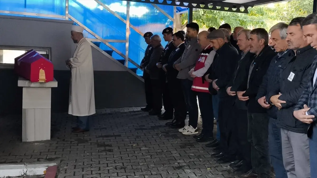 Kıbrıs Gazisi Ahmet Yaraş Son Yolculuğuna Uğurlandı