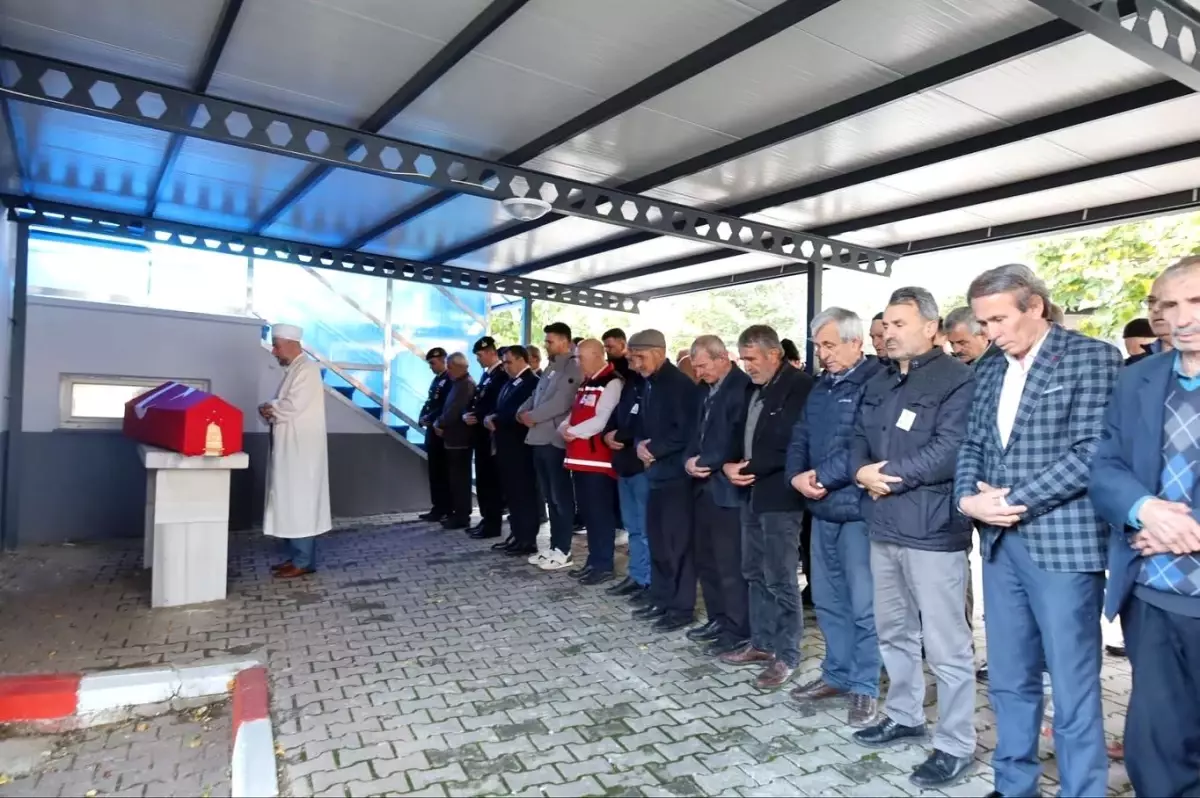 Kıbrıs Gazisi Ahmet Yaraş Son Yolculuğuna Uğurlandı