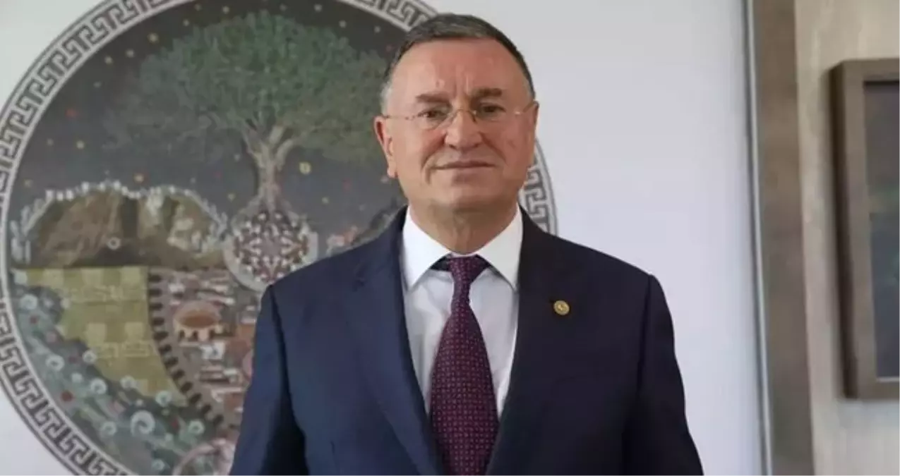 Lütfü Savaş kimdir? Lütfü Savaş kaç yaşında, nereli, hangi partili?