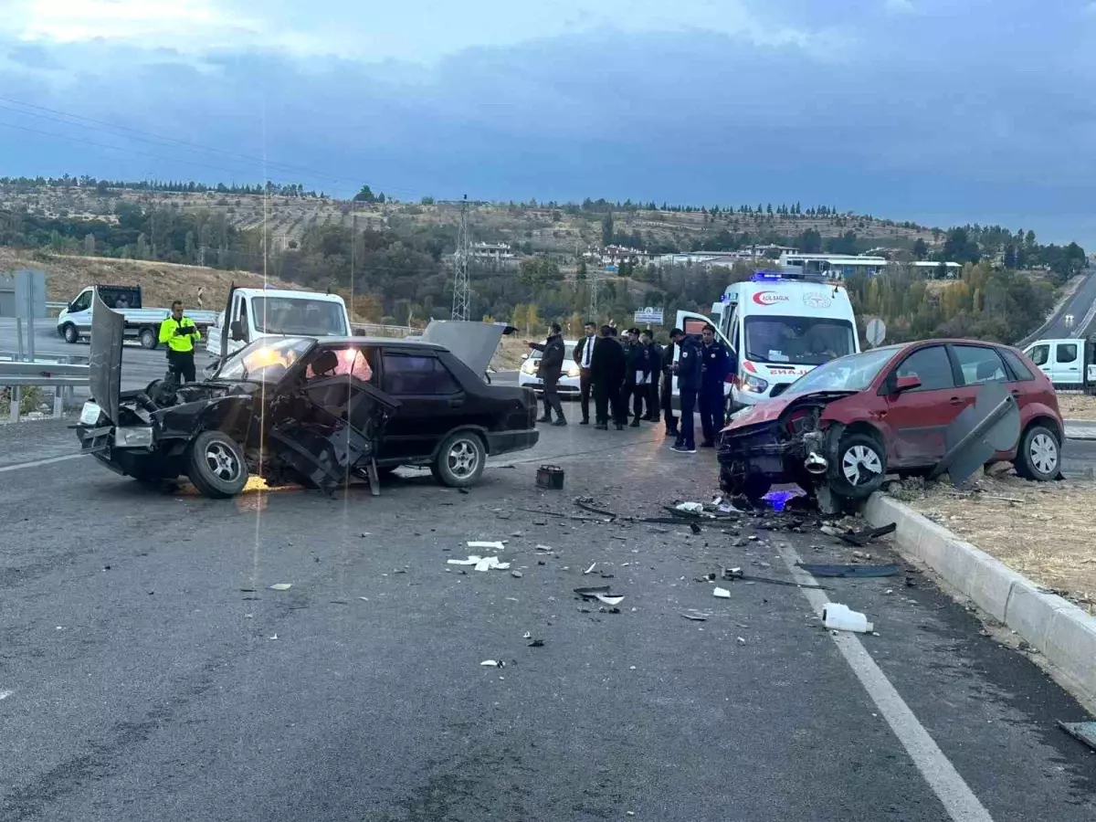 Malatya'da Trafik Kazası: 3 Yaralı