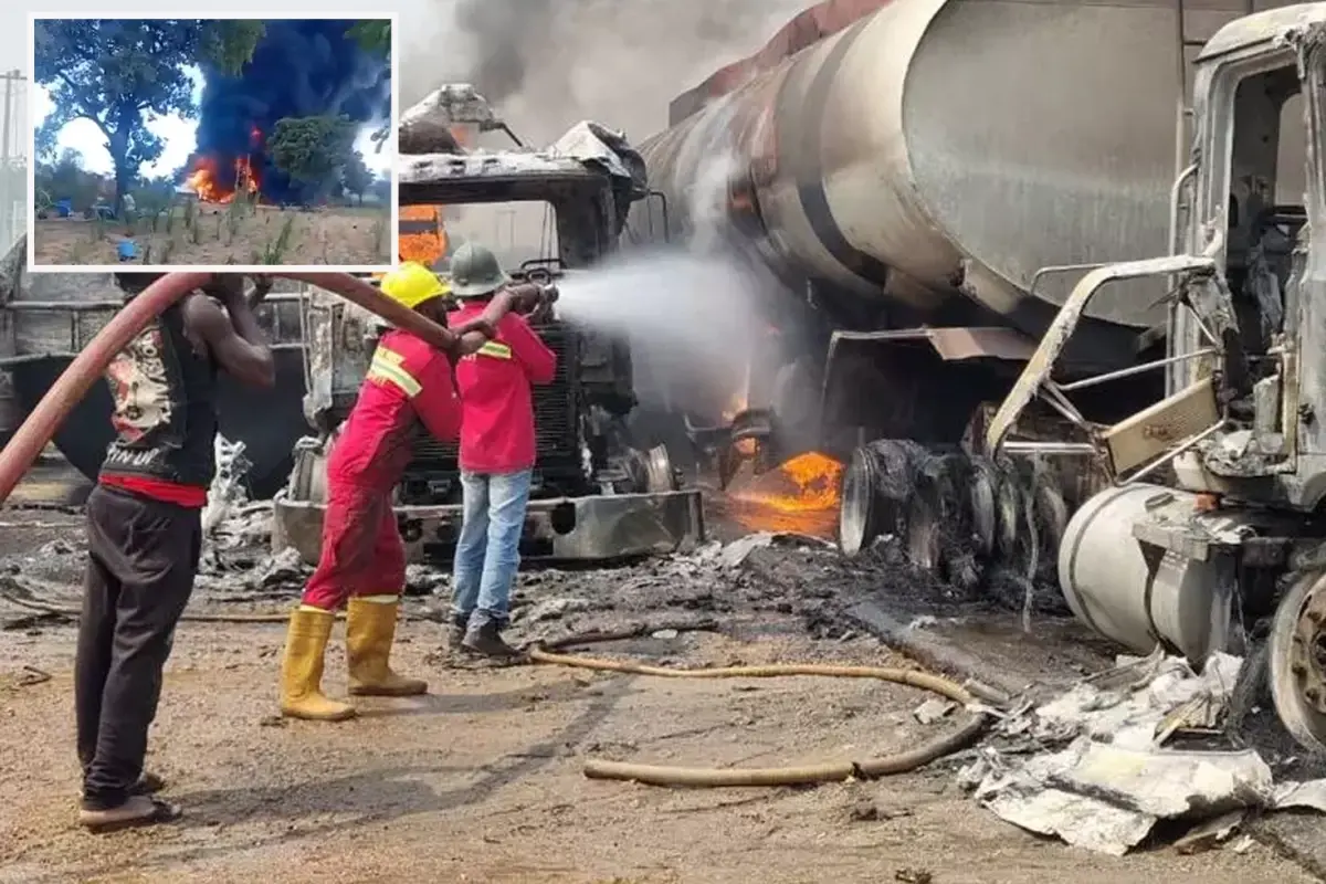 Nijerya'da akaryakıt tankerinin patlaması sonucu 30 kişi hayatını kaybetti