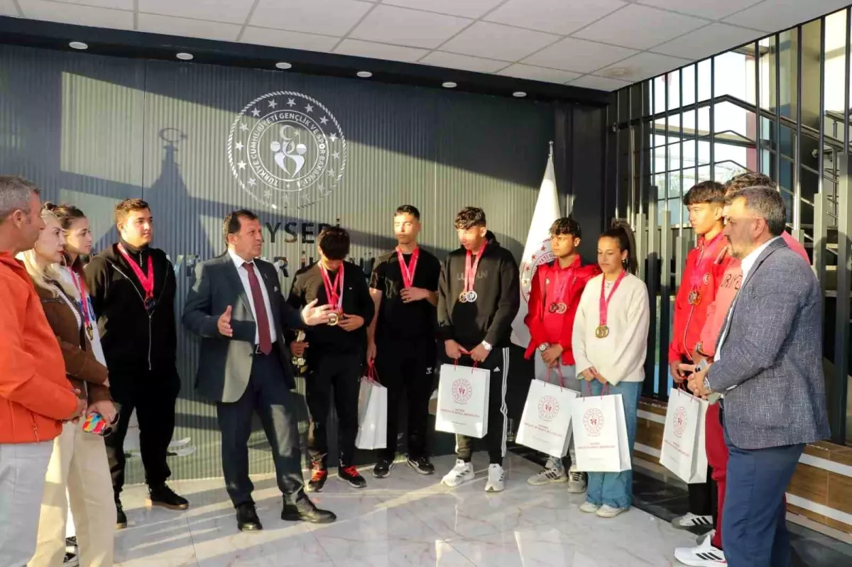 Kayseri Gençlik ve Spor İl Müdürlüğü Paten Takımı Türkiye Şampiyonu