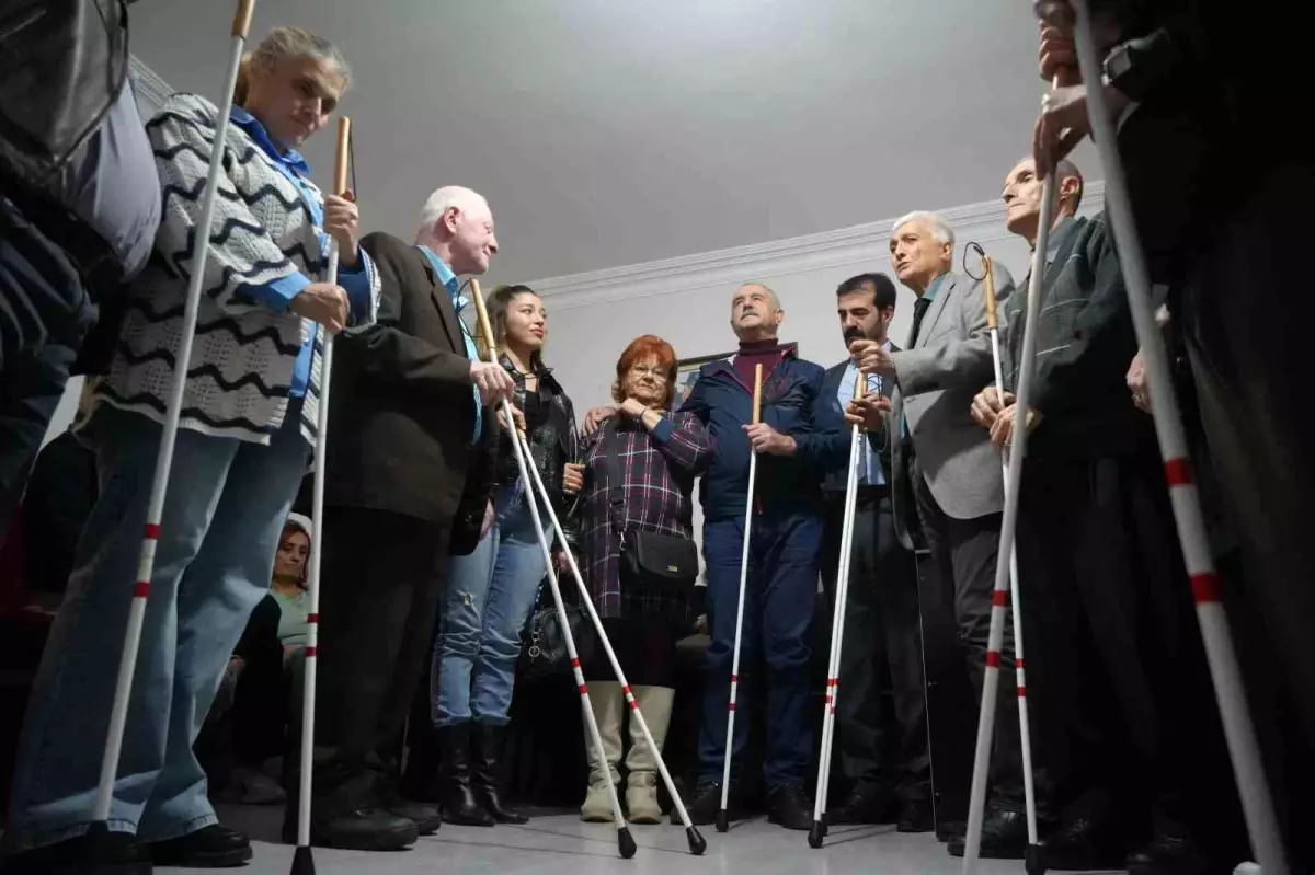 Samsun'da Görme Engellilere Beyaz Baston Bağışı
