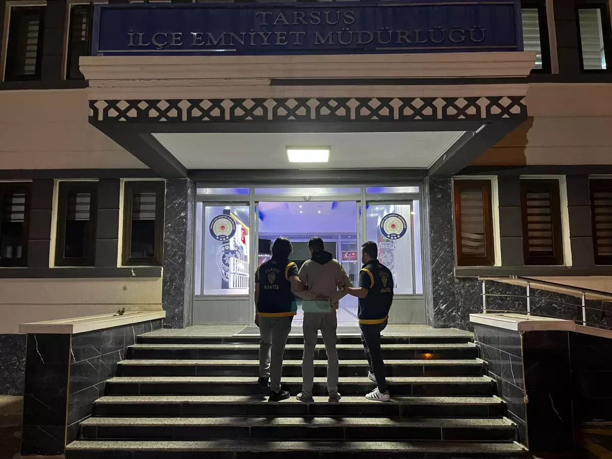 Mersin'de Park Halindeki Araçlar Ateşe Verildi, Şüpheli Gözaltına Alındı