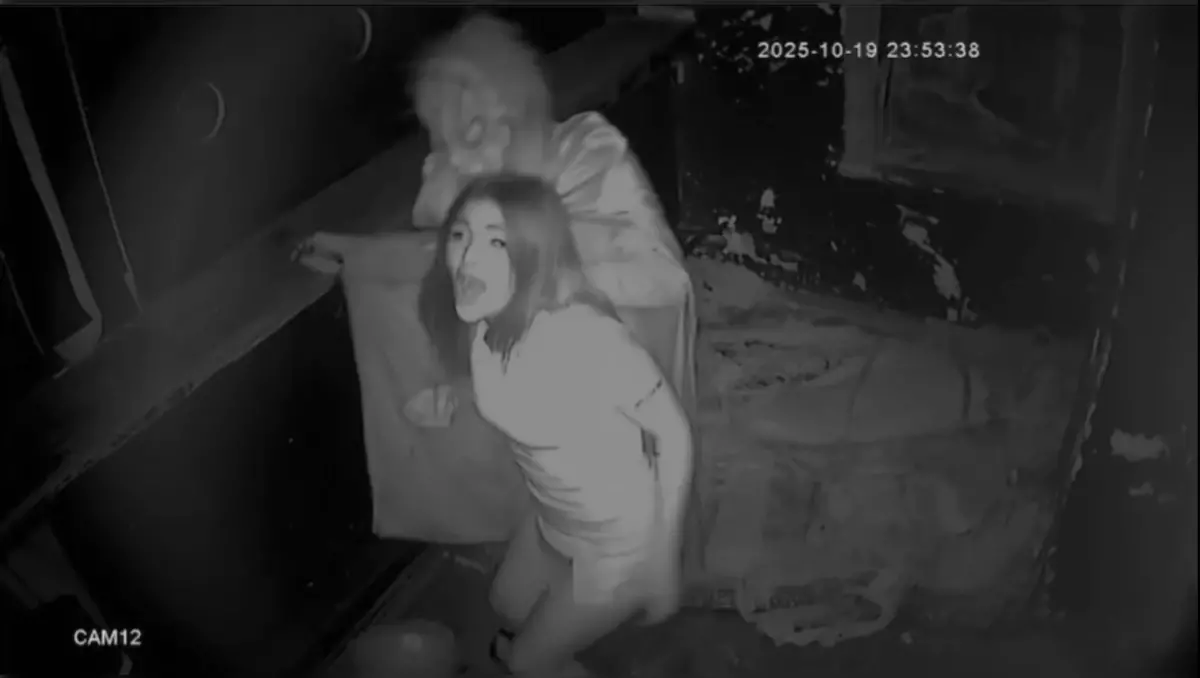 Taksim'de korku evinde darbedip elektroşok cihazıyla çarptı; kadın şikayetçi oldu