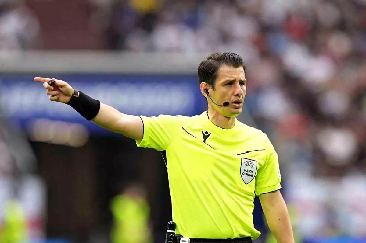 UEFA Avrupa Ligi'nde Roma-Viktoria Plzen Maçını Halil Umut Meler Yönetecek