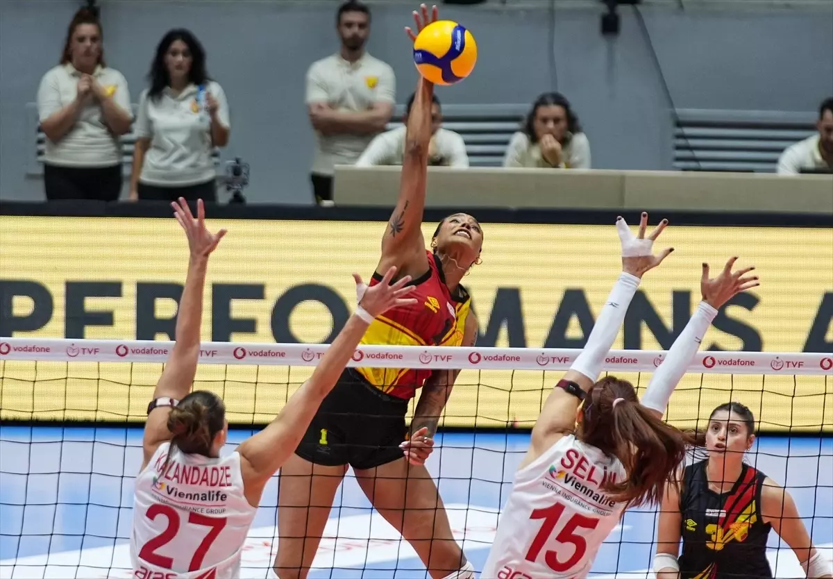 Aras Spor, İzmir Derbisinde Göztepe'yi 3-0 ile Geçti