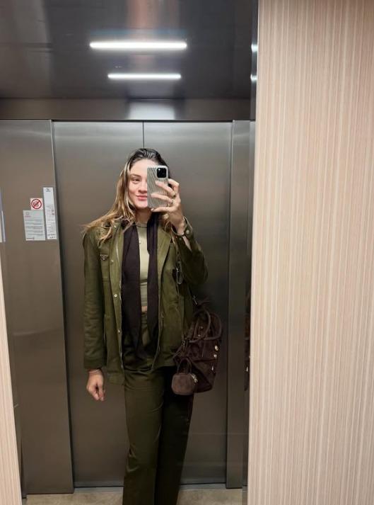 Zehra Güneş's mini skirt elevator pose divided her fans