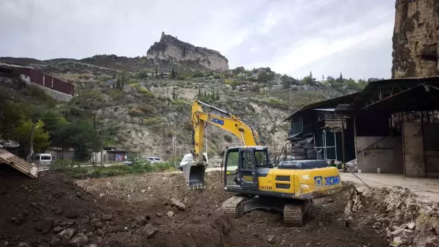 Excitement of 3 tons of gold! The district entrance was excavated