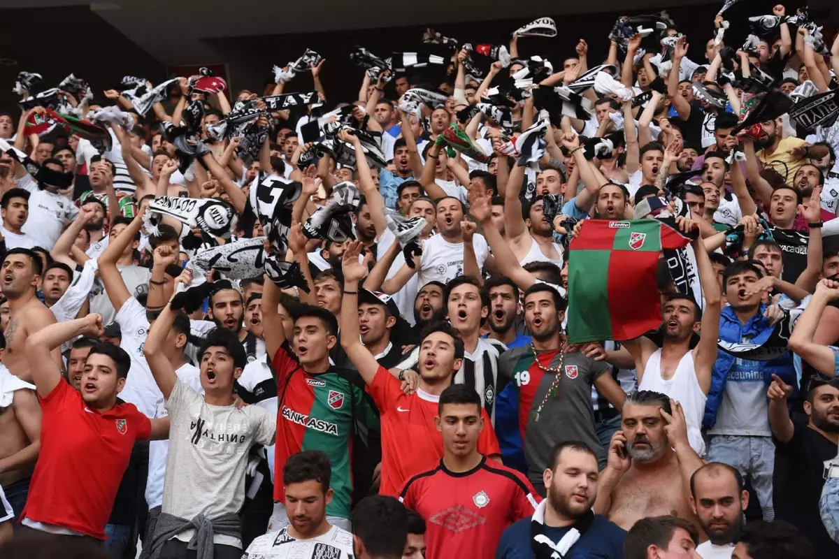 Altay'dan Karşıyaka'ya derbi jesti