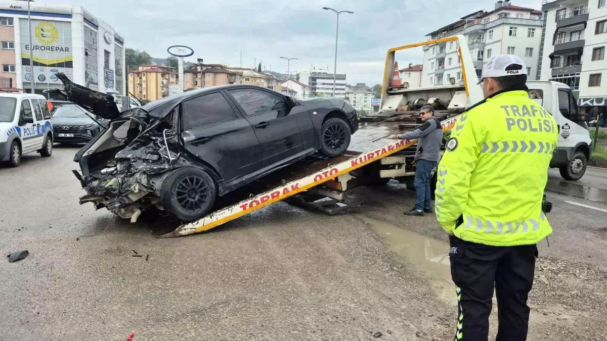 Bartın'da Feci Kaza: Hemşirelik Öğrencisi Hayatını Kaybetti