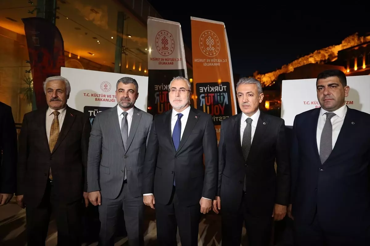 Bakan Işıkhan, Mardin Kültür Yolu Festivali'nde Sergileri Ziyaret Etti