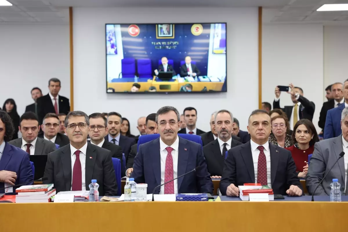 Cevdet Yılmaz: Bütçemiz, refahı toplumun tüm kesimlerine yaymayı hedeflemektedir