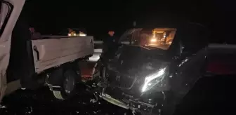 Çorum'da Kamyonet ve Minibüs Çarpıştı: 7 Yaralı