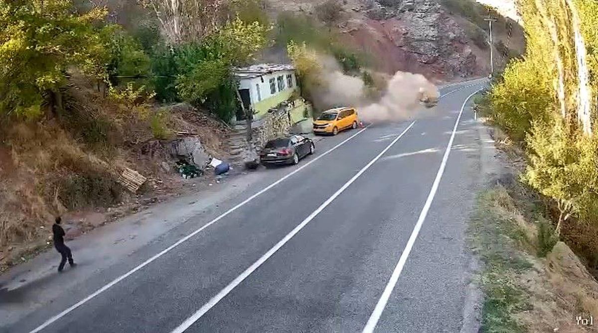 Tunceli'de Kaya Düşmesi Facianın Eşiğinden Döndü
