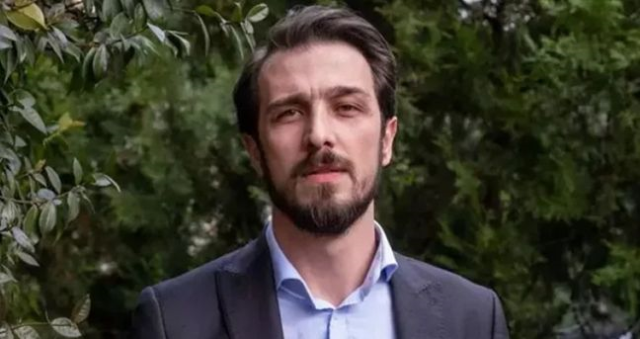 Emrah Altıntoprak kimdir? Kızılcık Şerbeti'nin Mustafa'sı Emrah Altıntoprak kaç yaşında, nereli, kariyeri?