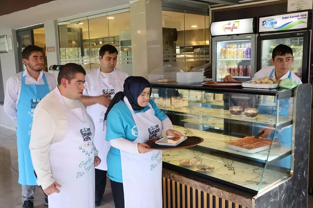 Erzurum'da 'Gülümseyen-Down Kafe' Özel Bireyler İçin Sosyal Sorumluluk Projesi