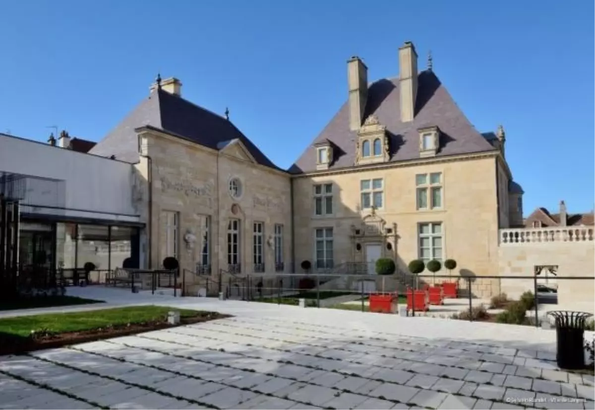 Langres'teki Müze Soygunu: 90 Bin Avro Değerinde Paralar Çalındı