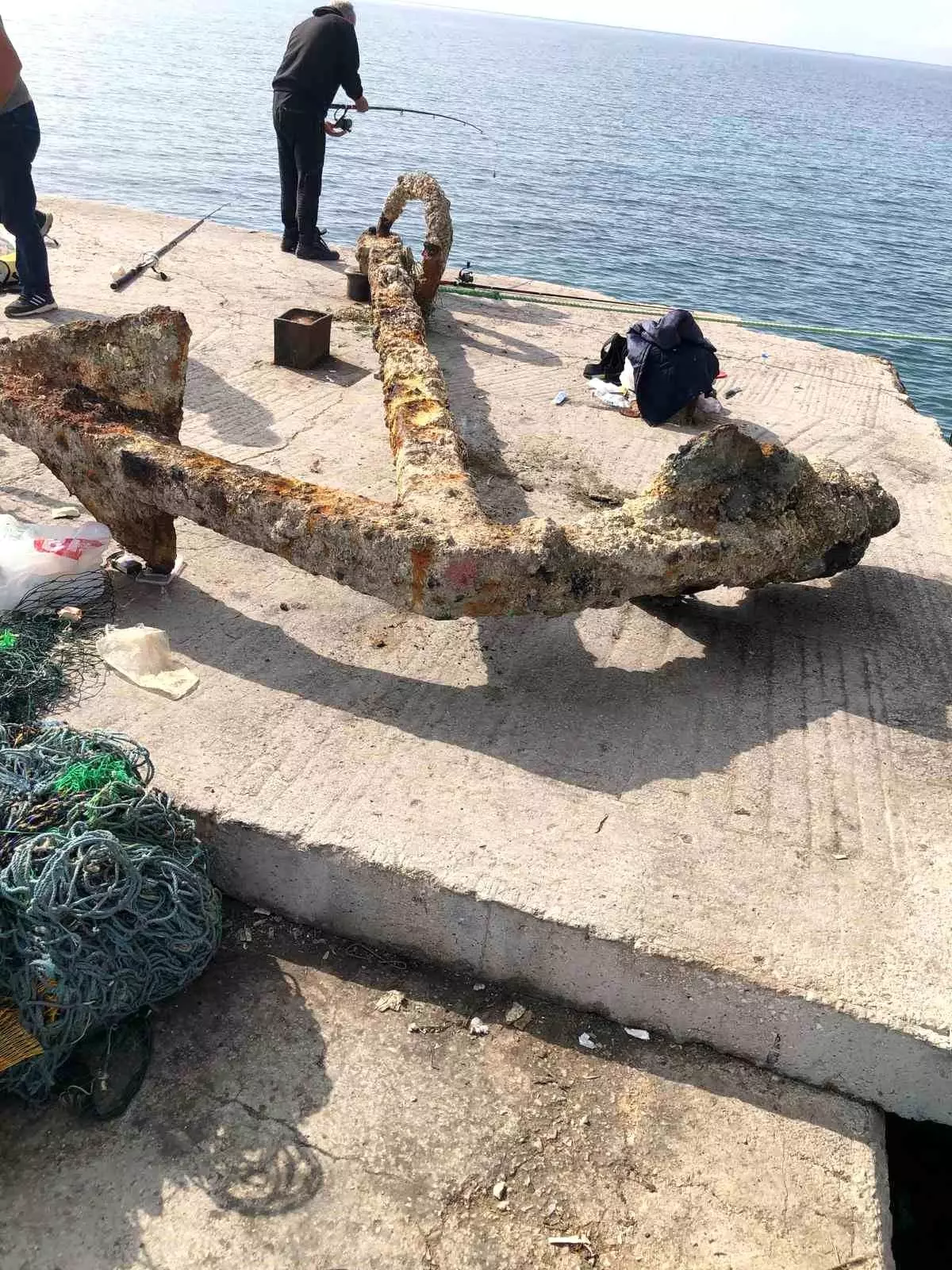 Çanakkale'de Balıkçıların Ağına 3 Tonluk Çapa Takıldı