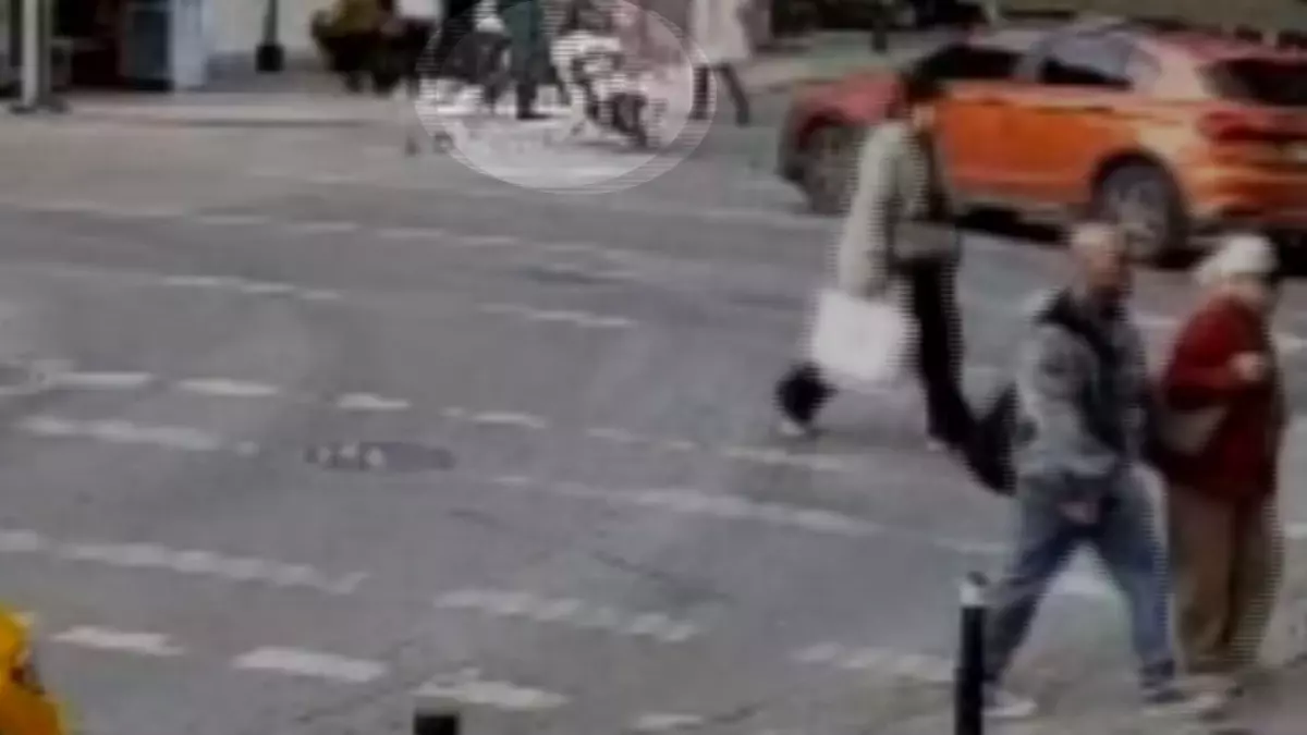 İrem Helvacıoğlu'na Motosiklet Çarptı: Yaralılar Hastaneye Kaldırıldı