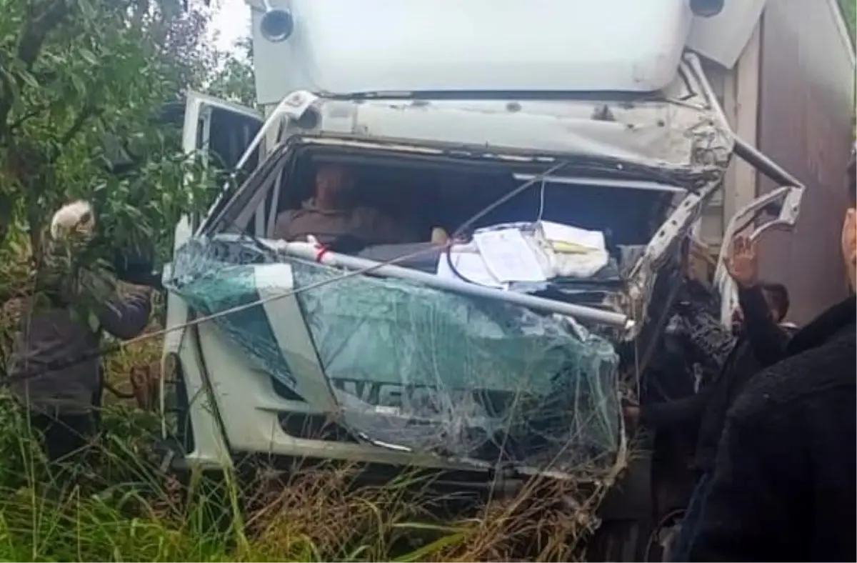 Bursa'da Kamyon Kaza Yaptı: 1 Yaralı